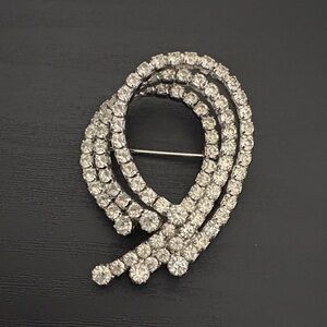 Vintage Silvertone Crystal Brooch